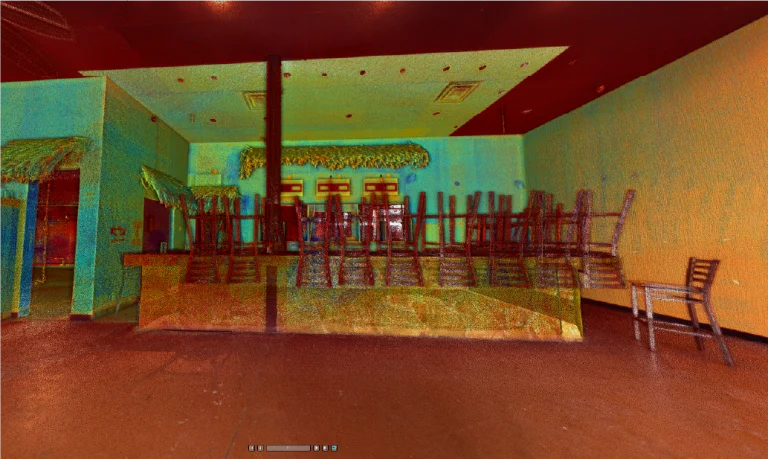 Nube de puntos del Restaurante Allure muestra un comedor vacío con sillas apiladas sobre las mesas, una única silla a la derecha y efectos de luz distorsionados que iluminan la escena