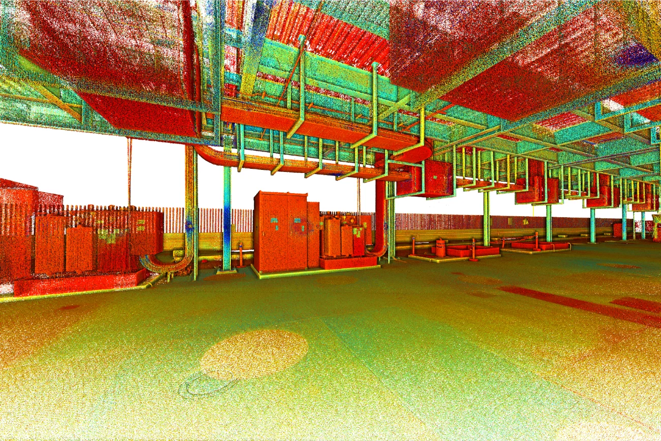 nube de puntos del interior de una instalación industrial, inspirada en EQUINIX, que muestra maquinaria, tuberías y conductos aéreos con una apariencia pixelada similar a una malla.