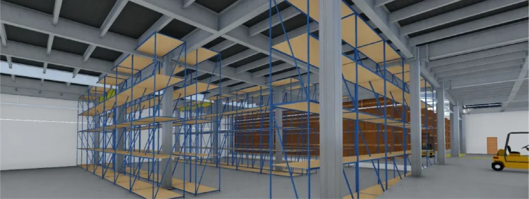 Modelo BIM de Interior de un almacén con estanterías metálicas AZYCO altas y vacías de color azul, techo alto con vigas a la vista y una carretilla elevadora amarilla aparcada cerca de palés marrones apilados al fondo