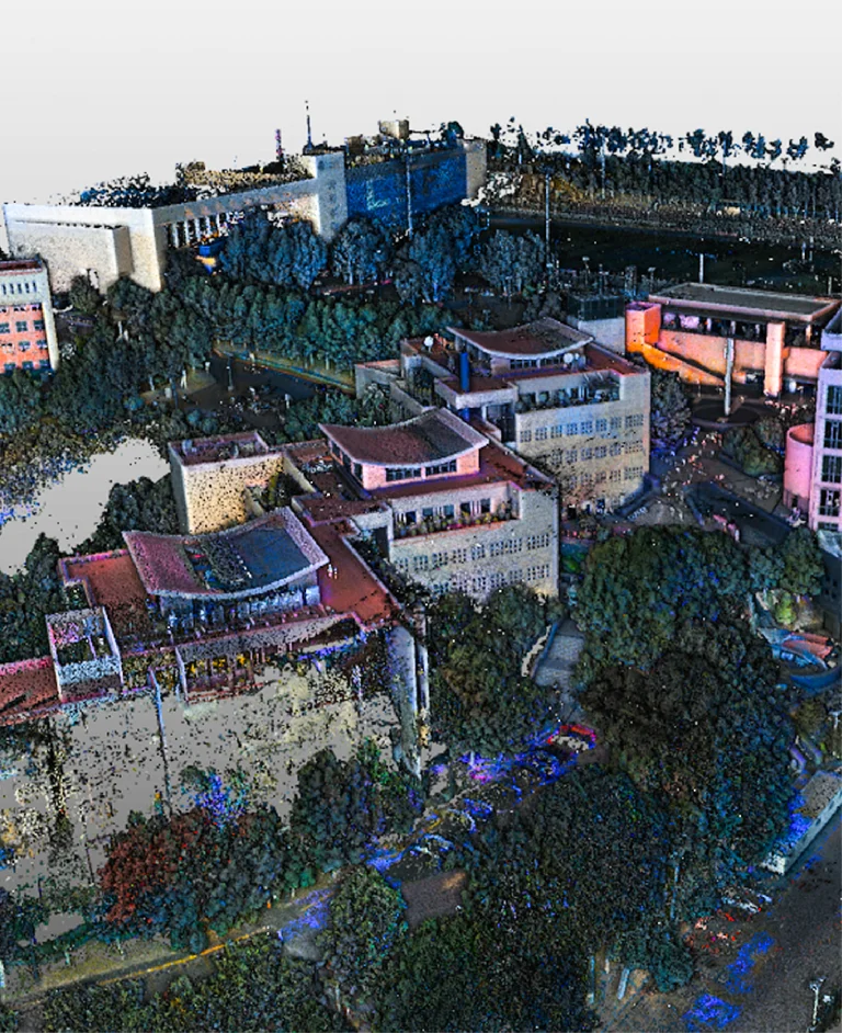 Una vista aérea de una manzana de una ciudad con edificios modernos, árboles y calles circundantes, renderizada digitalmente y a todo color, creada en estilo puntillista o Escaneo LiDAR CDMX.
