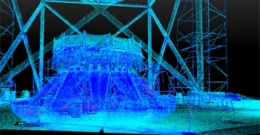 Una colorida nube de puntos 3D renderizada a partir de un escaneo LiDAR CDMX muestra una estructura industrial en tonos azules y verdes, con una plataforma circular sostenida por vigas y un entramado de celosía, sobre un fondo oscuro.